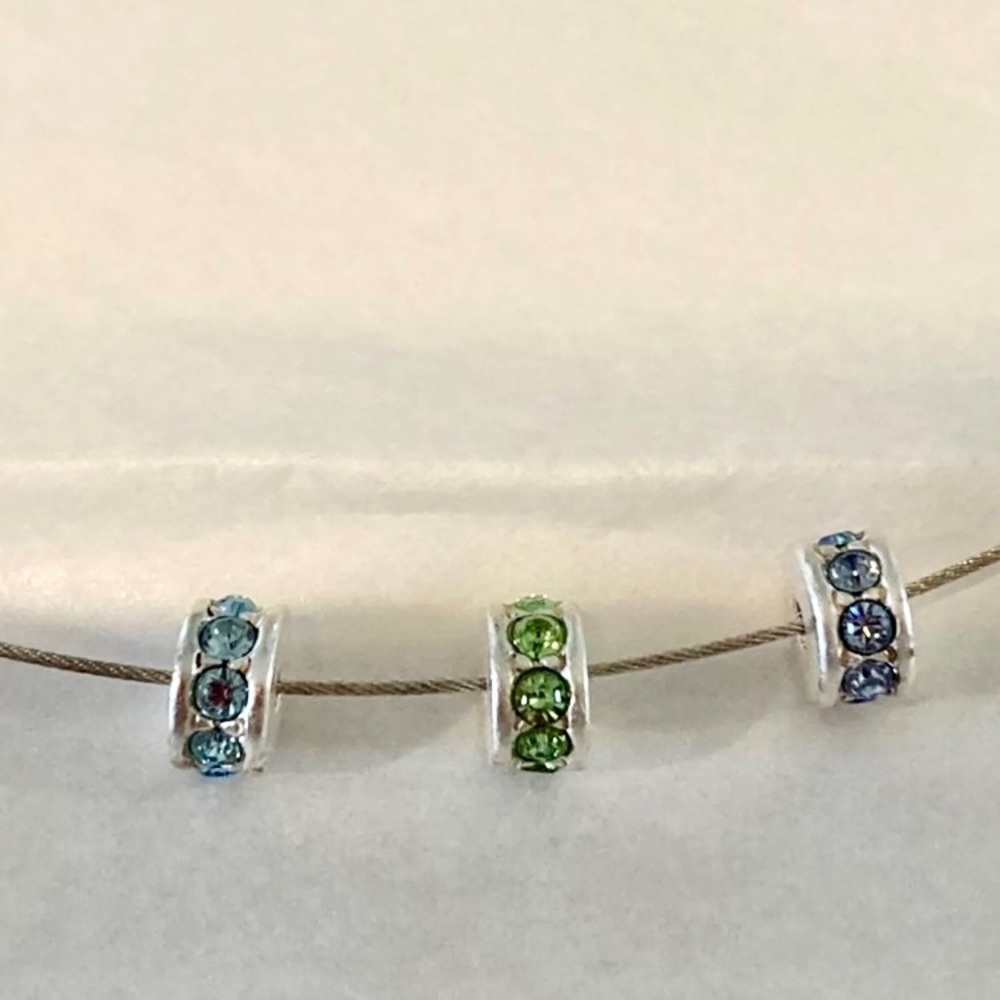 Necklace with 3 charms of stones of colors Blue Green and light Purple. Dainty.